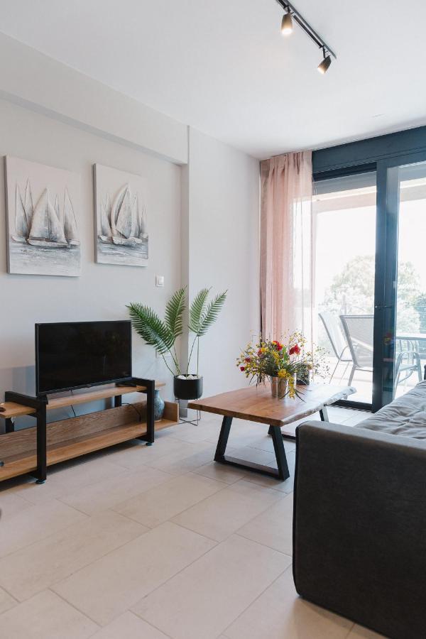 Ariti Luxury Apartment, นิเกียนา ภายนอก รูปภาพ