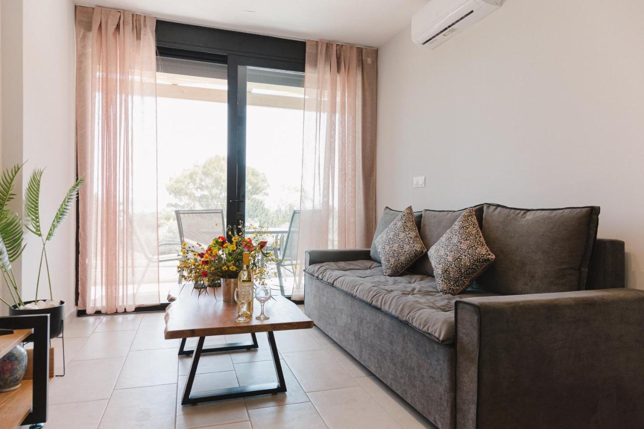 Ariti Luxury Apartment, นิเกียนา ภายนอก รูปภาพ