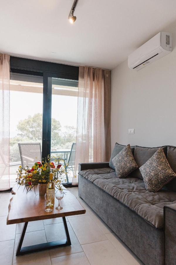 Ariti Luxury Apartment, นิเกียนา ภายนอก รูปภาพ