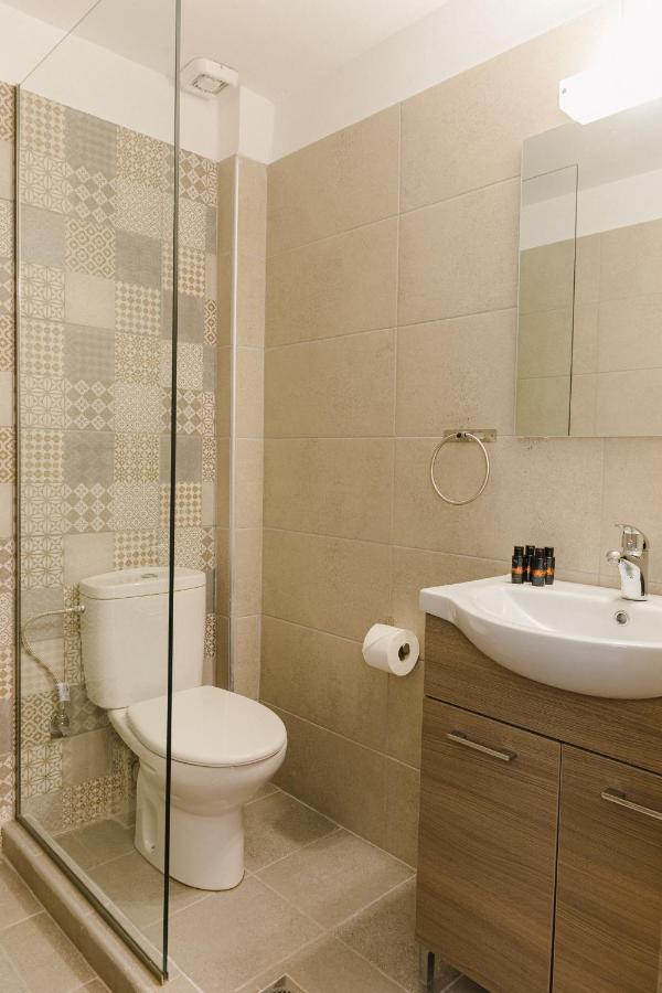 Ariti Luxury Apartment, นิเกียนา ภายนอก รูปภาพ