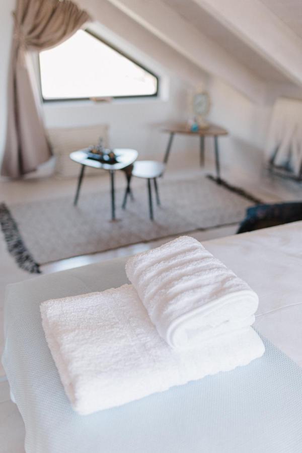 Ariti Luxury Apartment, นิเกียนา ภายนอก รูปภาพ