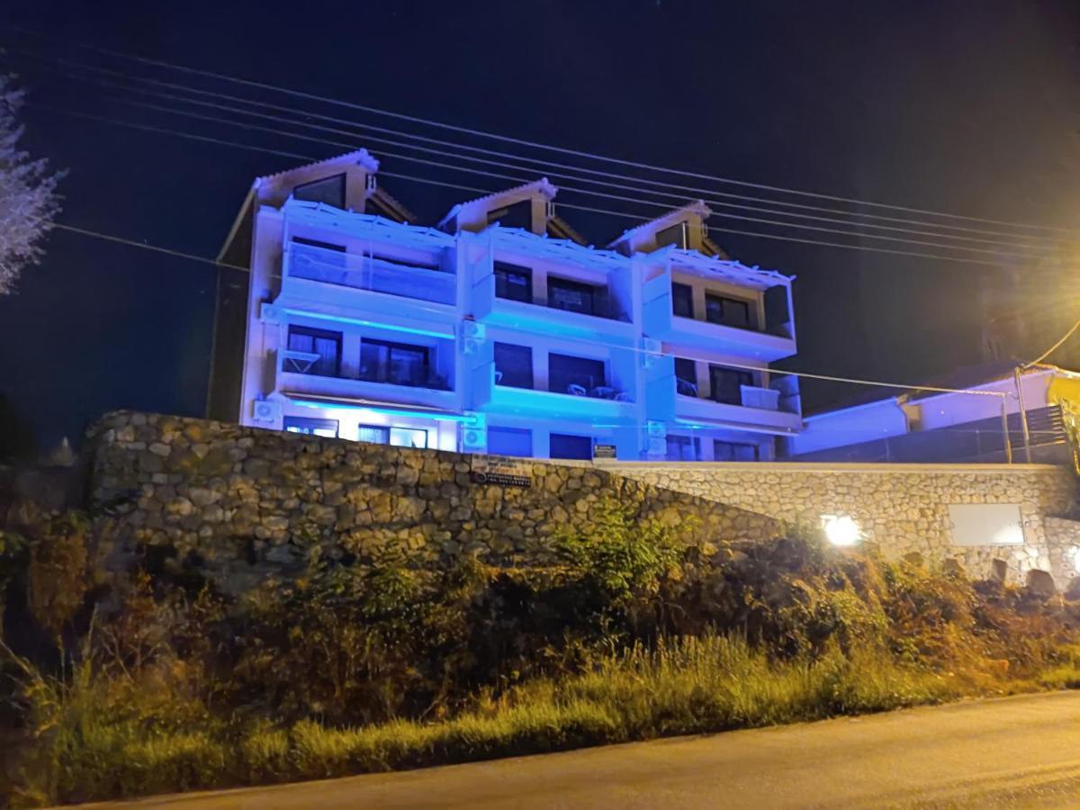 Ariti Luxury Apartment, นิเกียนา ภายนอก รูปภาพ